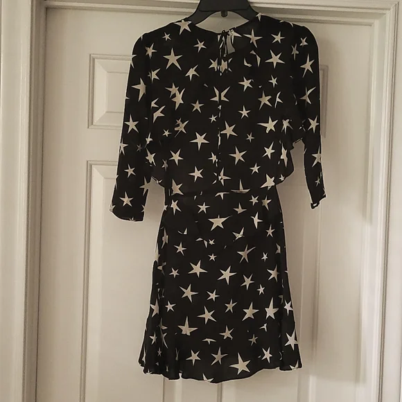 Women's dress - Picture 2 of 9